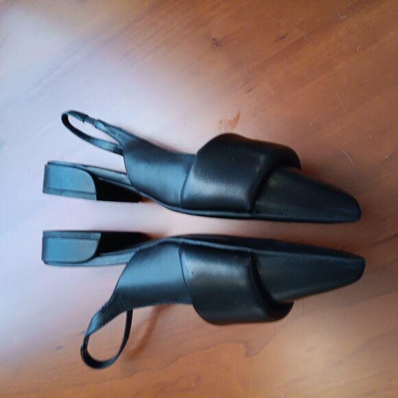 Women's Pointy Toe Leather Slingback Mules by Kenneth Cole - Picture 7 of 7